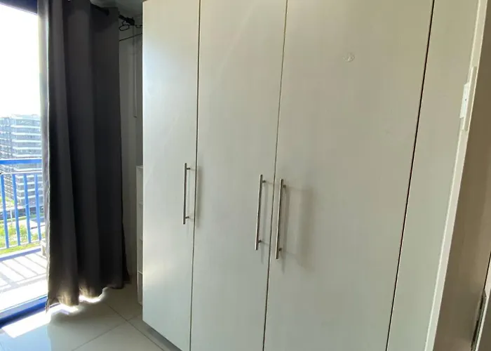 Glenda Place Aurum At Sea Residences Apartment Manila