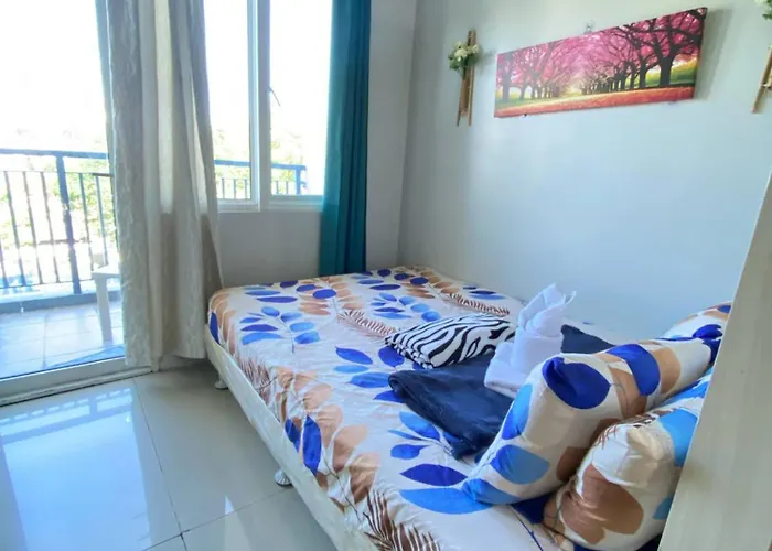 Glenda Place Aurum At Sea Residences Apartment