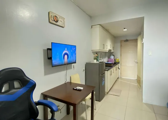 Glenda Place Aurum At Sea Residences Apartment