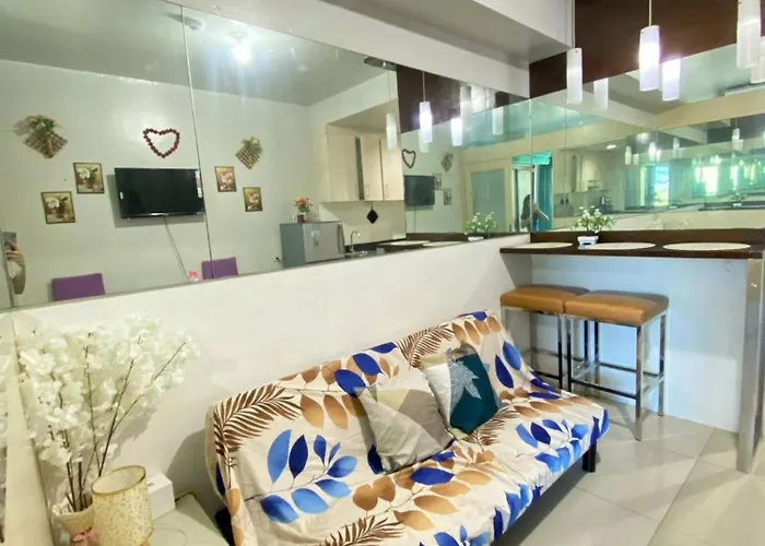 Glenda Place Aurum At Sea Residences * Manila